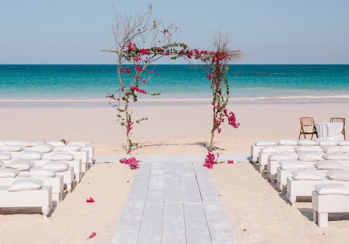 Casamento na praia: detalhes que vocês precisam ter em mente